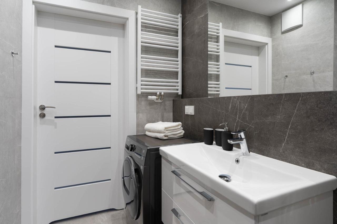 דירות גדנסק Ina Rent - Przystan Letnica מראה חיצוני תמונה