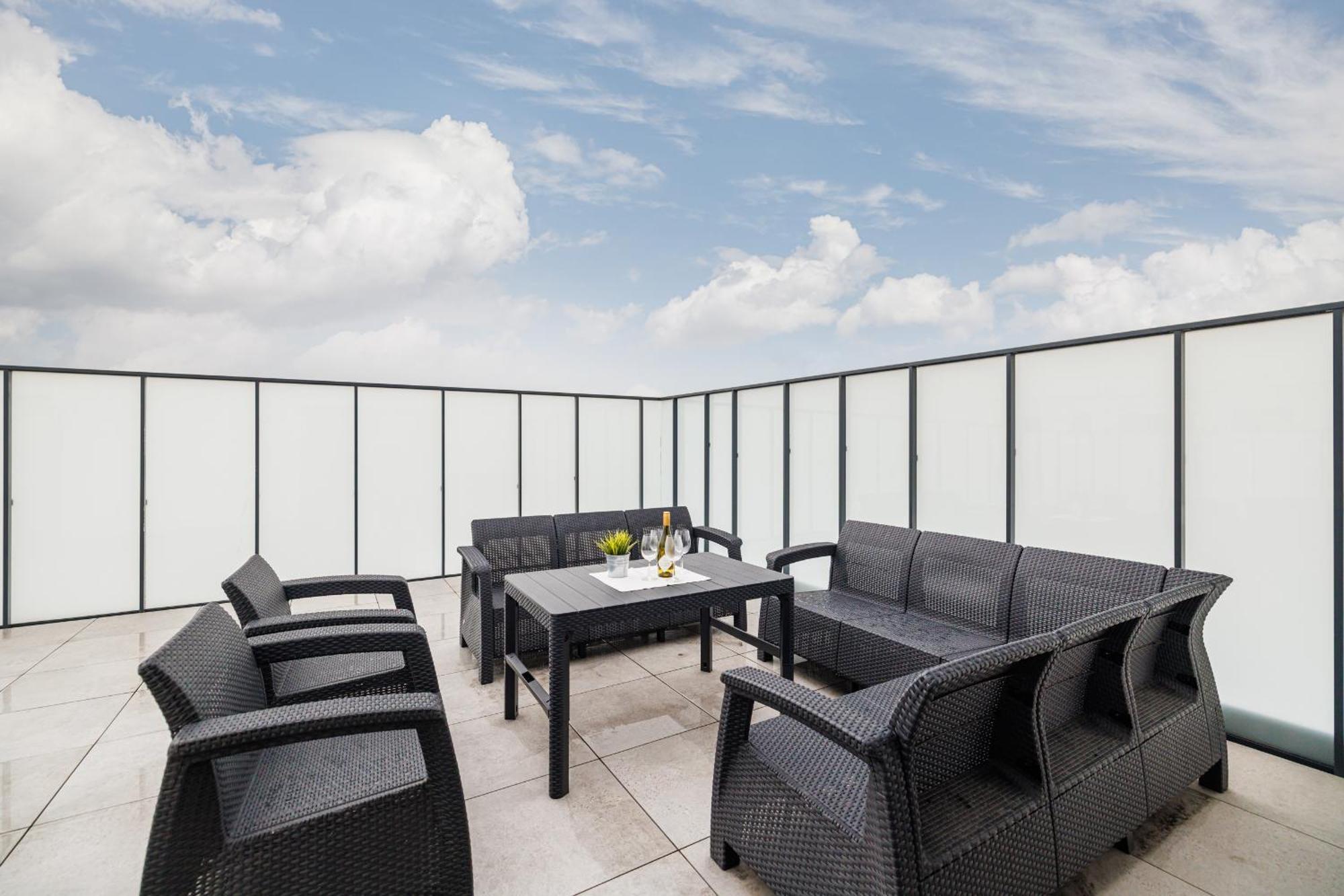 דירות גדנסק Ina Rent - Przystan Letnica מראה חיצוני תמונה